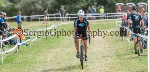 Kristine Contento-Angell digging for the finish at hippo cx